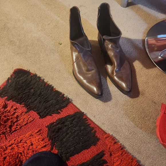 Shoes - Picture 10 of 11